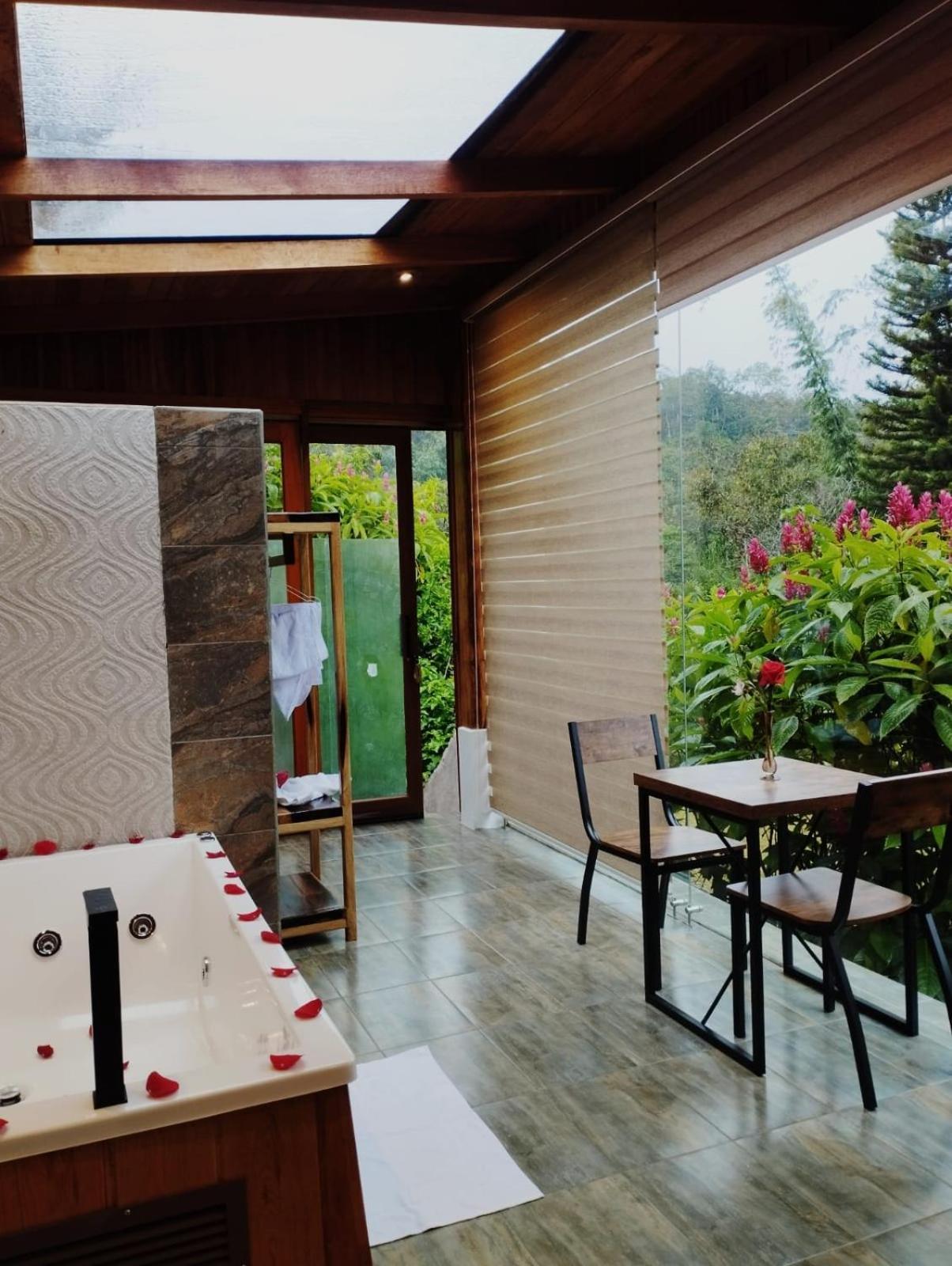 Saguamby Mindo Lodge Екстериор снимка